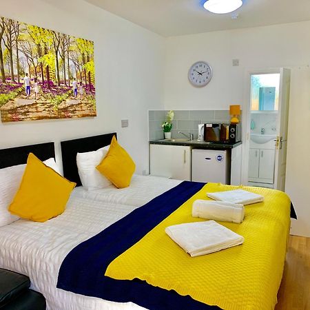 London Studio Apartments, Private Bathroom, Kitchenette, Parking, Np2 Dış mekan fotoğraf