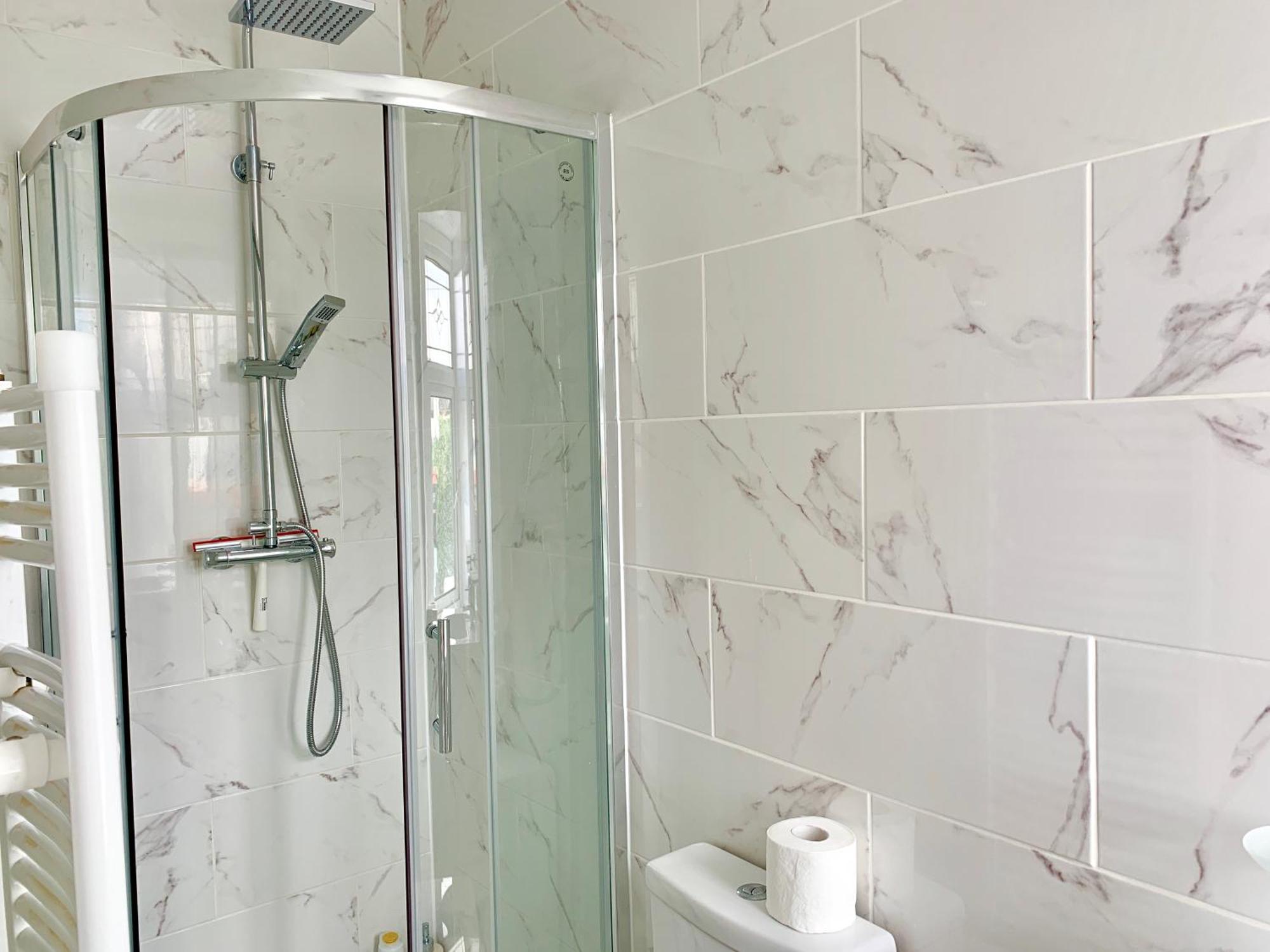 London Studio Apartments, Private Bathroom, Kitchenette, Parking, Np2 Dış mekan fotoğraf
