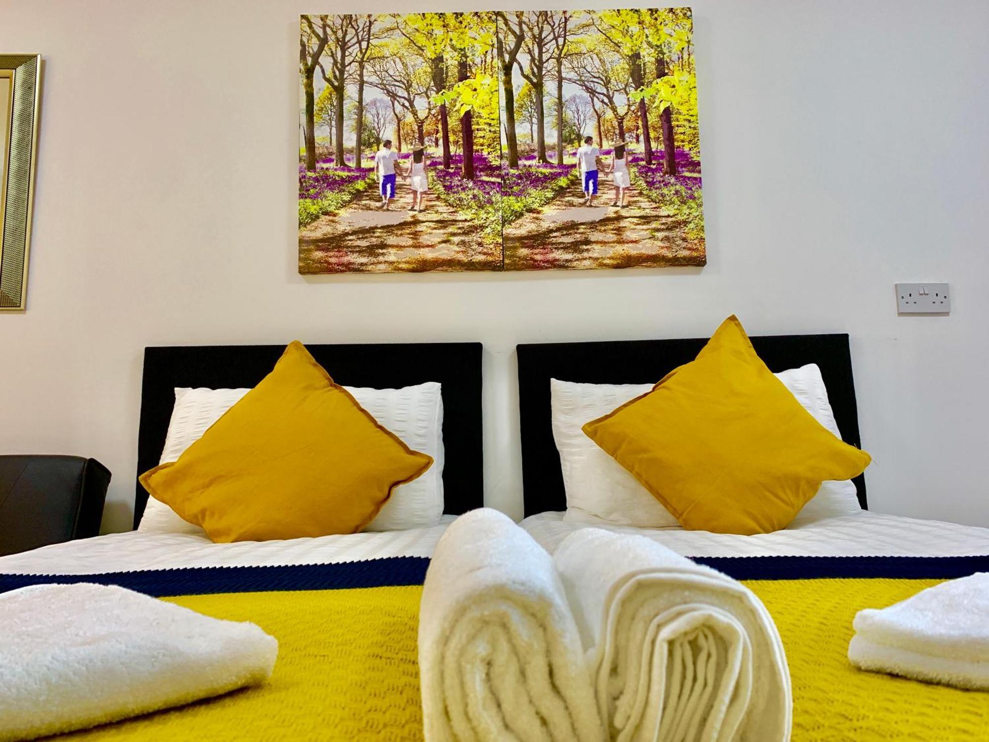 London Studio Apartments, Private Bathroom, Kitchenette, Parking, Np2 Dış mekan fotoğraf