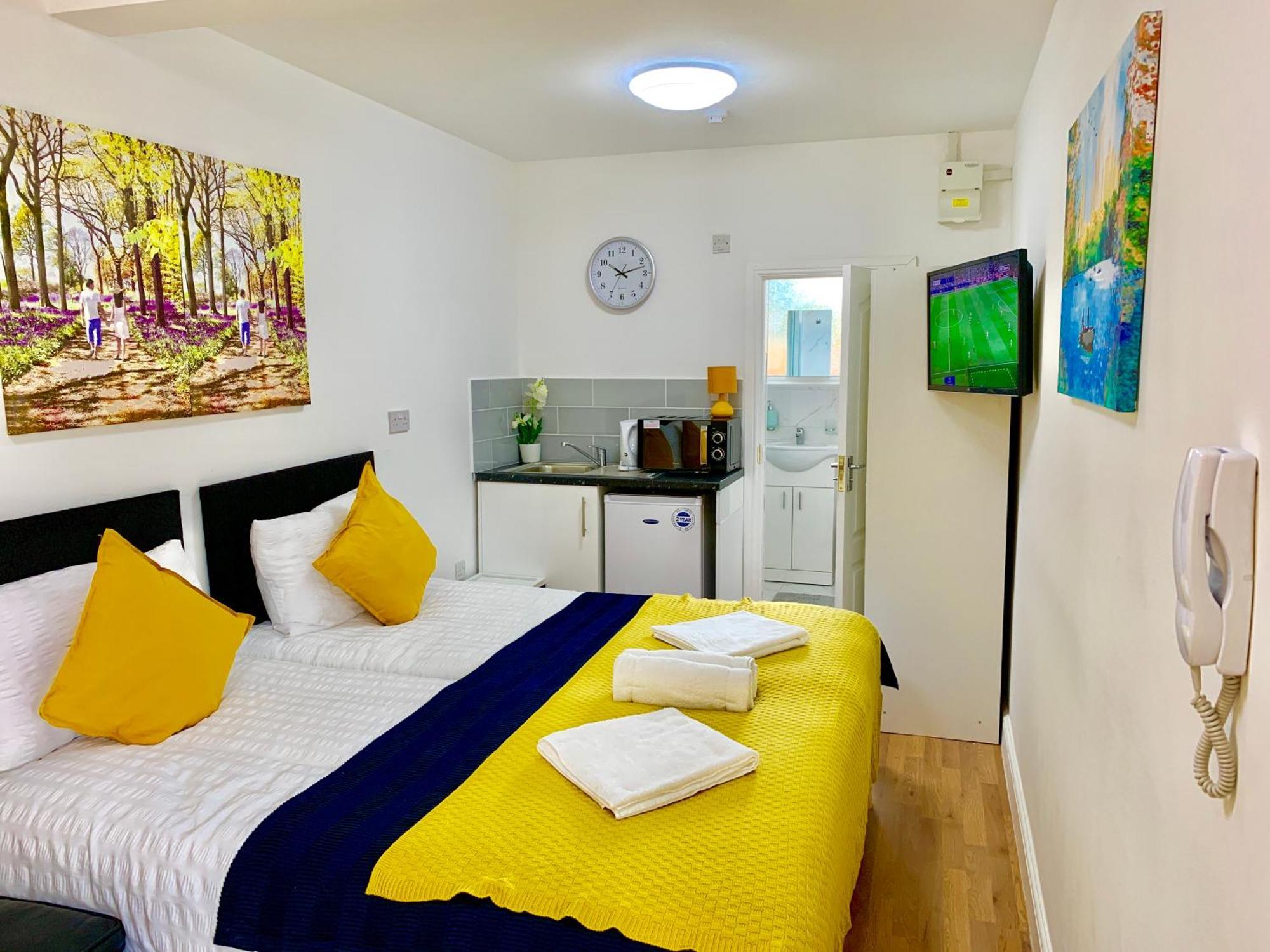 London Studio Apartments, Private Bathroom, Kitchenette, Parking, Np2 Dış mekan fotoğraf