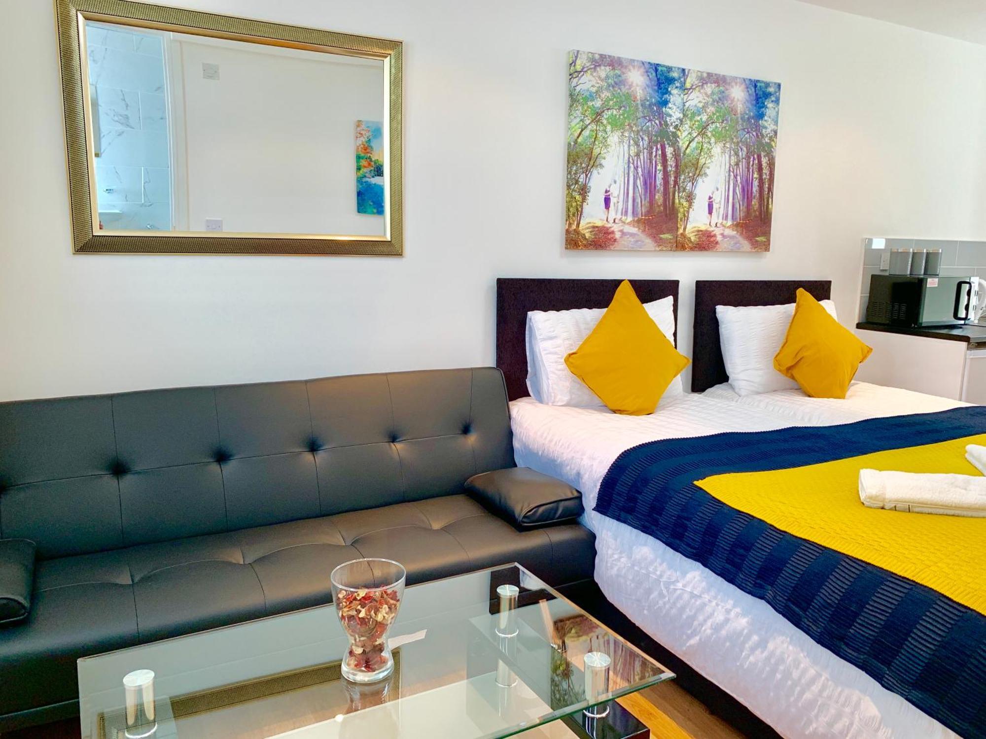 London Studio Apartments, Private Bathroom, Kitchenette, Parking, Np2 Dış mekan fotoğraf